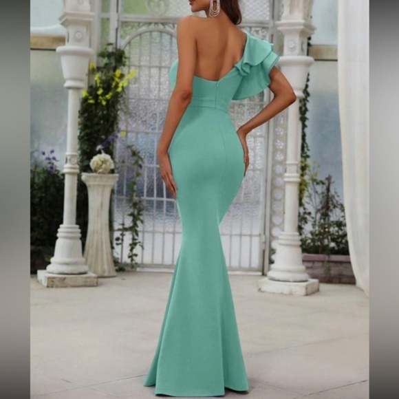 Classic One Shoulder Ruffle Twist Front Party Formal Wedding Dress - Picture 7 of 13